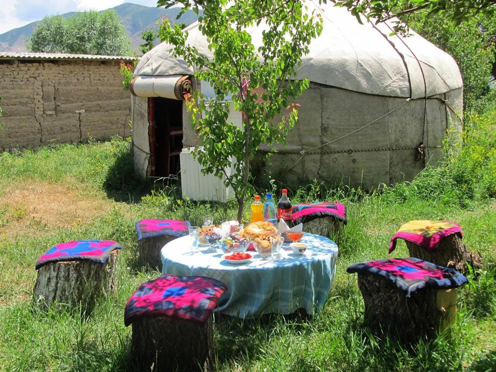 Guesthouse Gulmira Bokonbayevo Exterior photo